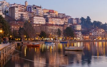 Απόδραση στην «πιο όμορφη πόλη της Ελλάδας» – Γιατί αποκαλούν έτσι την Καστοριά 8
