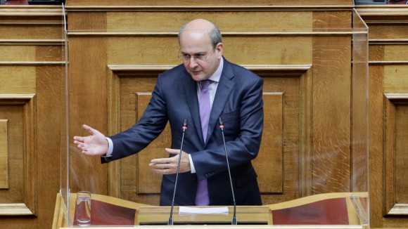 Εσείς είστε με δόγματα και συντεχνίες και εμείς με τους ανυπεράσπιστους ασφαλισμένους 1