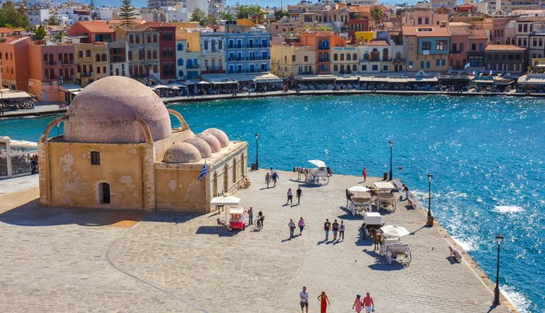 Θα «βουλιάξει» η Κρήτη φέτος από τις αφίξεις τουριστών – Αναμένεται να προσεγγίσουν τις αντίστοιχες του 2019 20