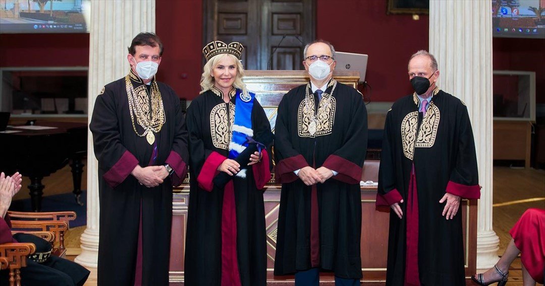 Η πρόεδρος & CEO του ΟΦΕΤ Ιουλία Τσέτη, επίτιμη Διδάκτωρ του τμήματος Φαρμακευτικής του ΕΚΠΑ