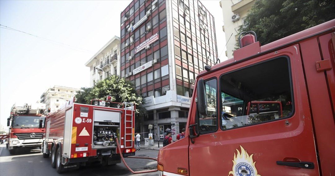 Πυρκαγιά σε επαγγελματικό κτίριο στο Μενίδι
