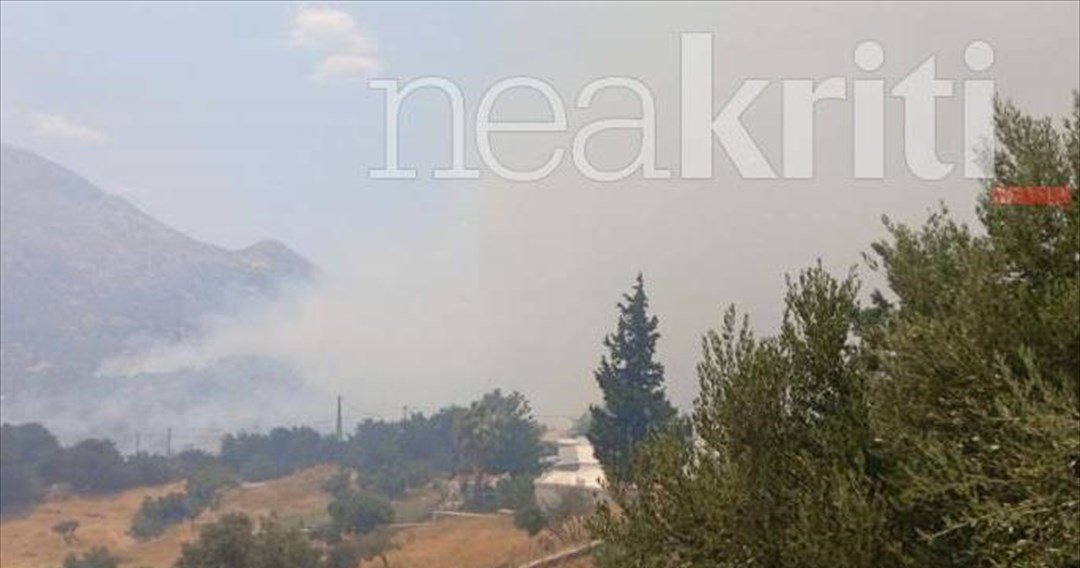 Νέο μέτωπο φωτιάς στον Άγιο Βασίλειο, στην παραλία Κόρακα Ροδακίνου