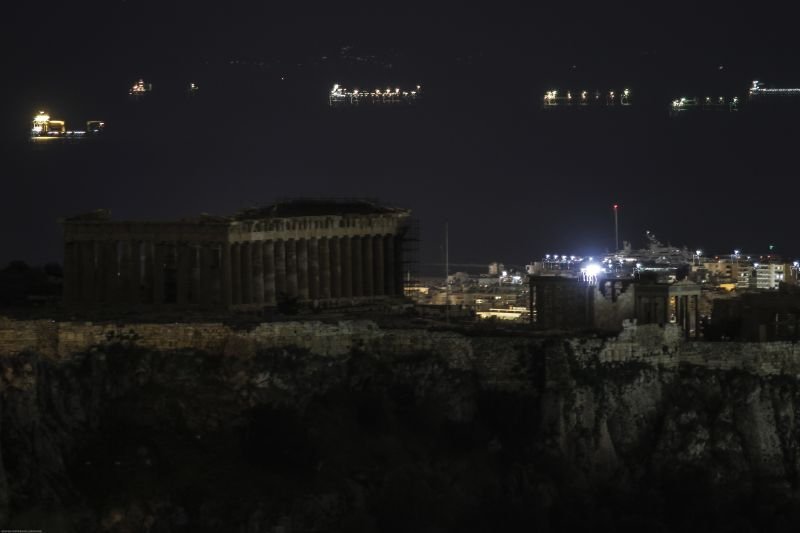Αυτό είναι το σχέδιο εξοικονόμησης ενέργειας – Συσκότιση μνημείων, μείωση δημόσιου φωτισμού