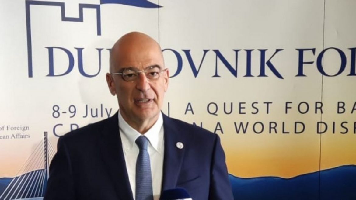 Συγχαρητήρια Δένδια στον Τεντόγλου για το ασημένιο μετάλλιο