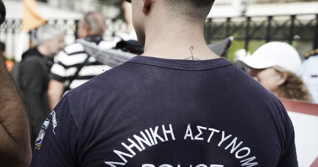 Επ’αυτοφόρω συλλήψεις πορτοφολάδων στους Στύλους του Ολυμπίου Διός