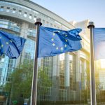 Η ΕΕ αναμένει από τα κράτη-μέλη να εξετάσουν υποθέσεις παρακολουθήσεων 36