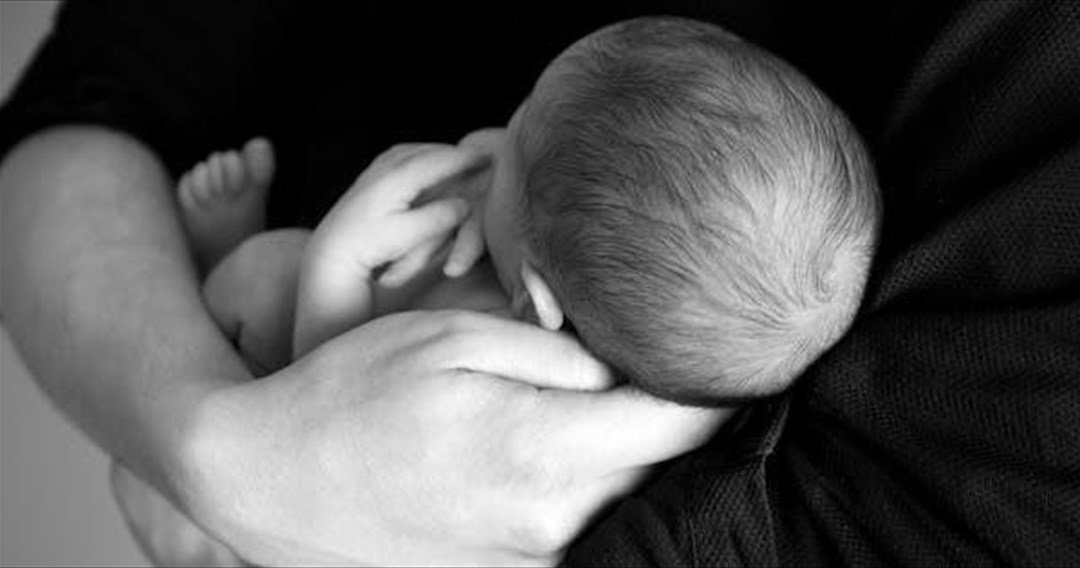 Τι είναι το Σύνδρομο Ανατάραξης Μωρού και ποιες βλάβες επιφέρει