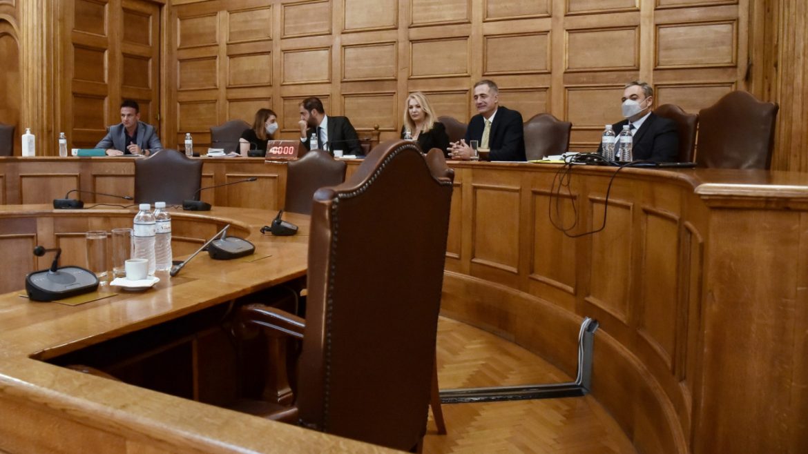 Εξεταστική για παρακολουθήσεις: Ολοκληρώθηκε η εξέταση των μαρτύρων με την κατάθεση Ανδρουλάκη