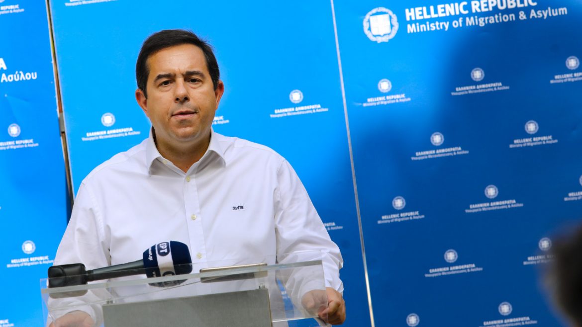 Μηταράκης σε ΣΚΑΪ 100,3: Υπάρχει πληροφορία για νέο προσφυγικό κύμα από την Τουρκία – Προς το παρόν δεν ευσταθεί
