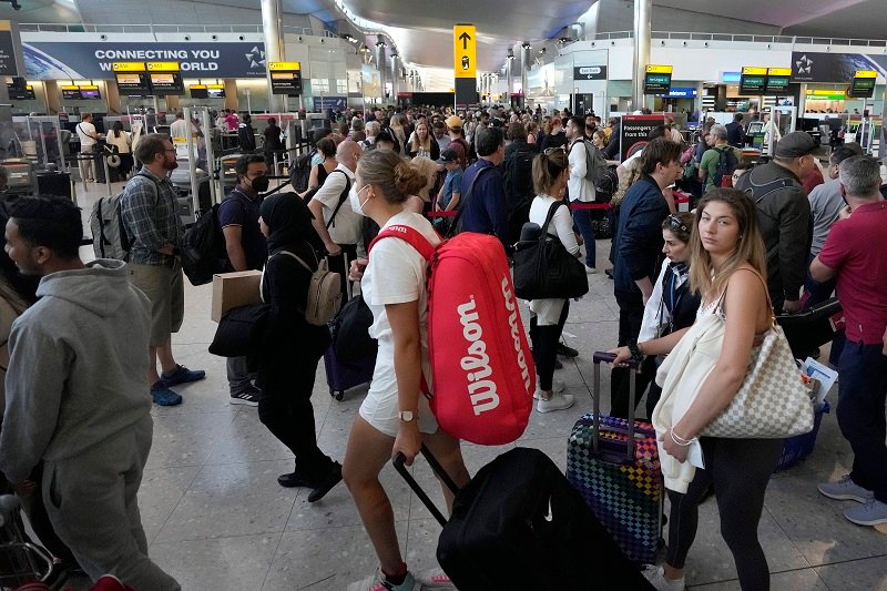 Ποιες είναι οι ιδανικές ημέρες για να κλείσεις αεροπορικά εισιτήρια – News.gr