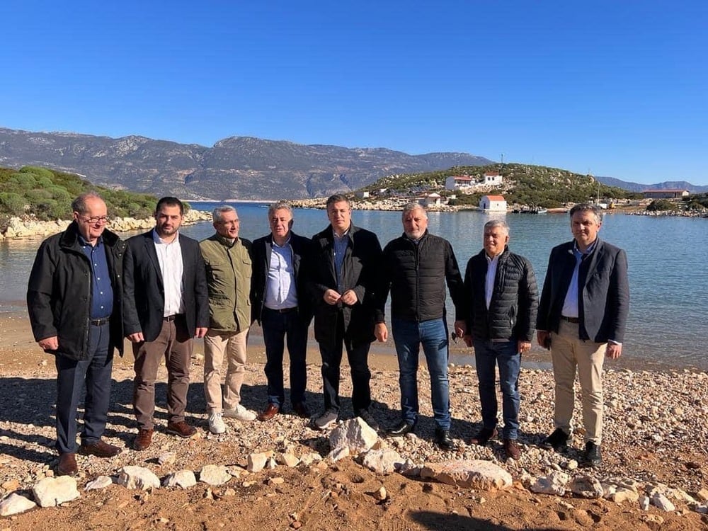 Οι περιφερειάρχες στην Ρω και στο Καστελόριζο