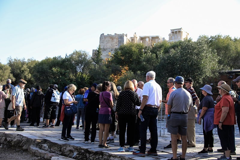 Διπλασιάστηκε η τουριστική κίνηση στην Ελλάδα την περίοδο Ιανουαρίου-Σεπτεμβρίου