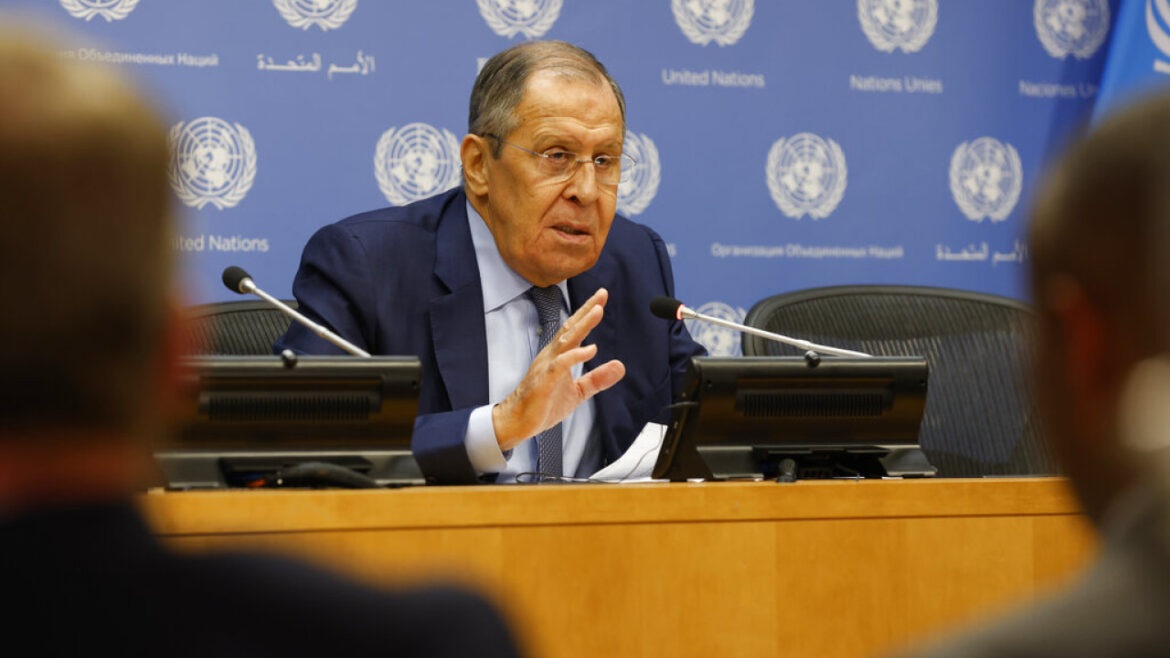 Λαβρόφ: «Να αποφευχθεί» η στρατιωτική σύγκρουση μεταξύ πυρηνικών δυνάμεων