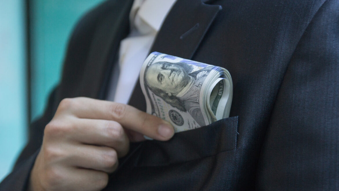Forbes: Φτωχότεροι φέτος οι δισεκατομμυριούχοι του πλανήτη 