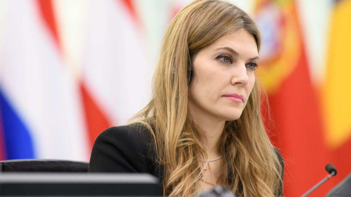 Συνελήφθη η Εύα Καϊλή και ο σύντροφος της