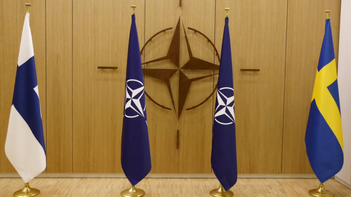 Εκπρόσωπος Ντάουνινγκ Στριτ: Η Βρετανία συνεχίζει να εργάζεται για ένταξη Σουηδίας – Φινλανδίας στο ΝΑΤΟ