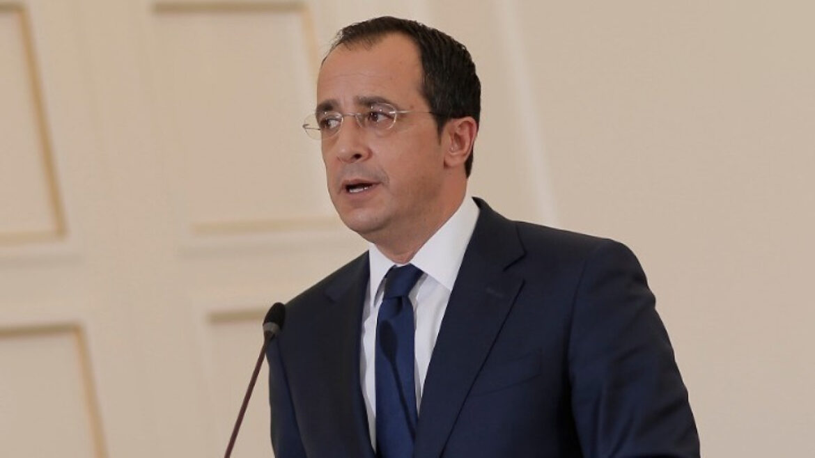 Εκλογές στην Κύπρο: Προβάδισμα 10 μονάδων σε Χριστοδουλίδη τα πρώτα αποτελέσματα
