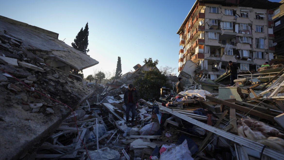 Σεισμός στη Tουρκία: Ελλείψεις προσωπικού στα νοσοκομεία της Συρίας με χιλιάδες τραυματίες