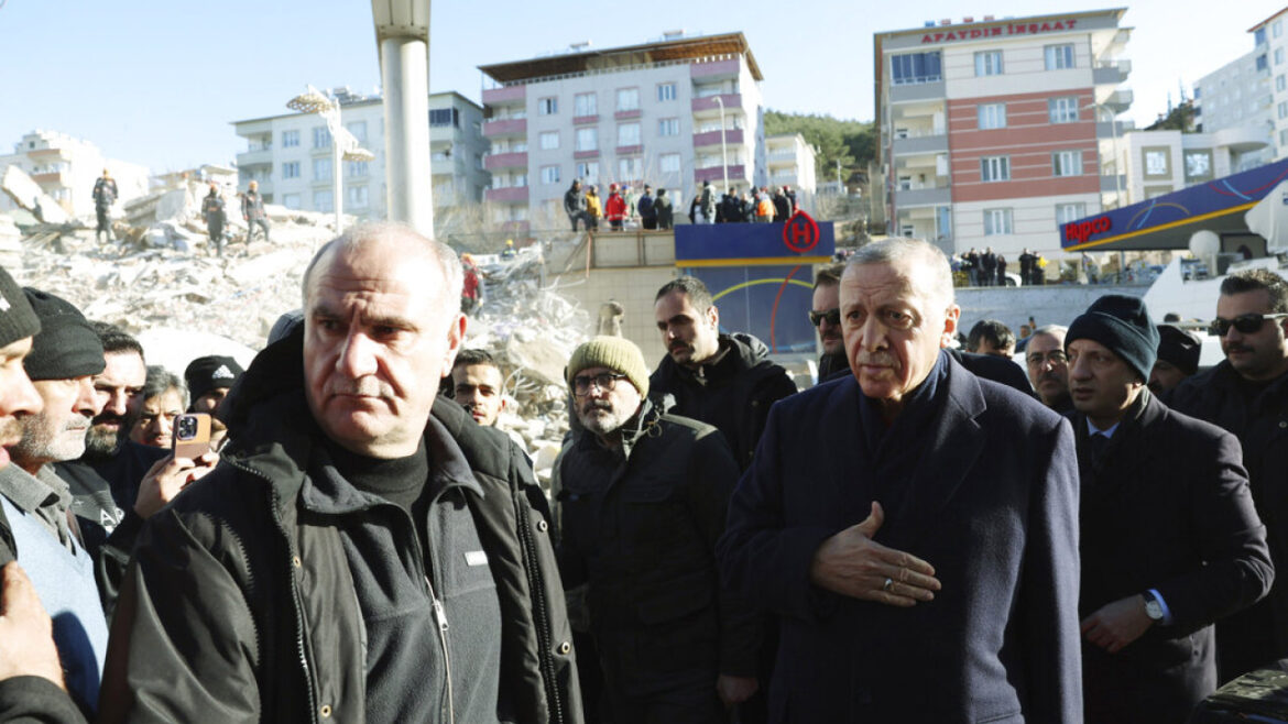 Le Point – Σεισμός Τουρκία: Στο φως η διαφθορά του καθεστώτος Ερντογάν