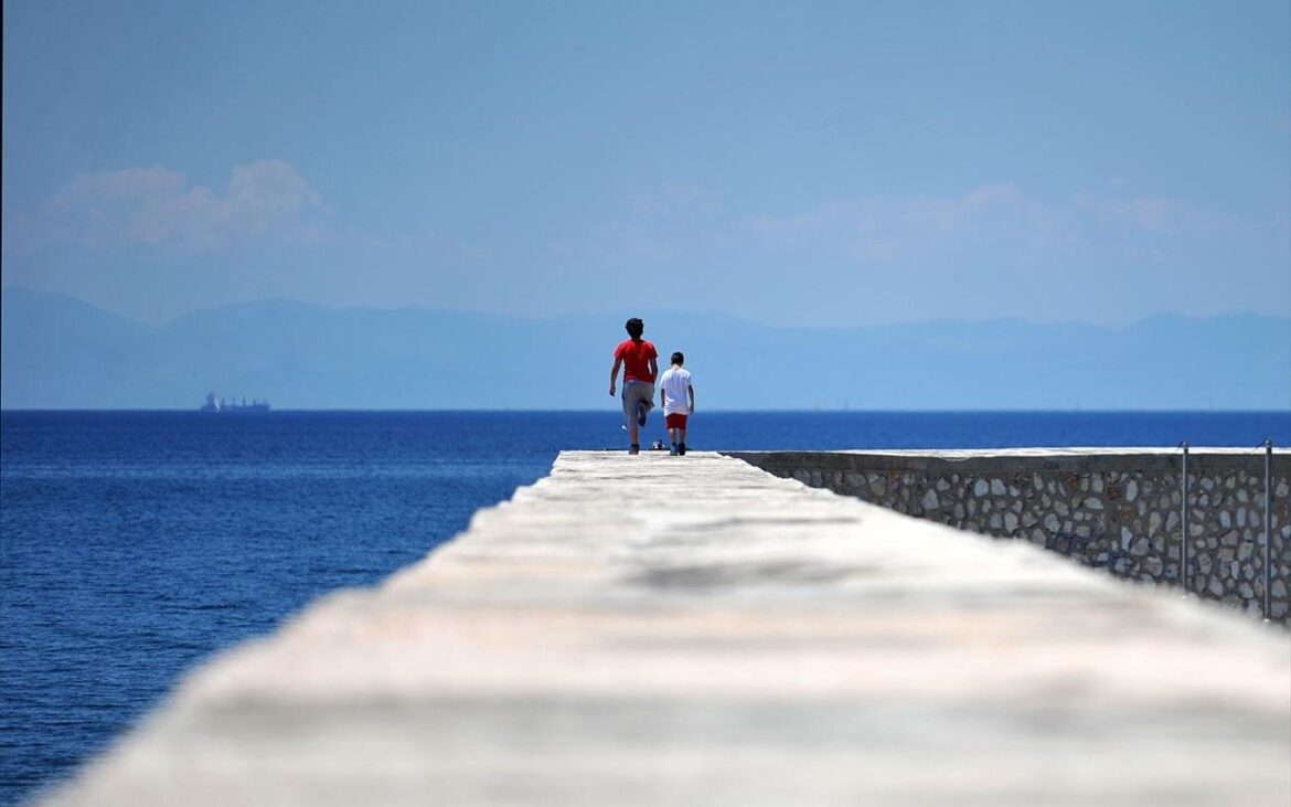 Υψηλές για την εποχή θερμοκρασίες σήμερα- Τους 29 βαθμούς άγγιξε ο υδράργυρος στα Χανιά