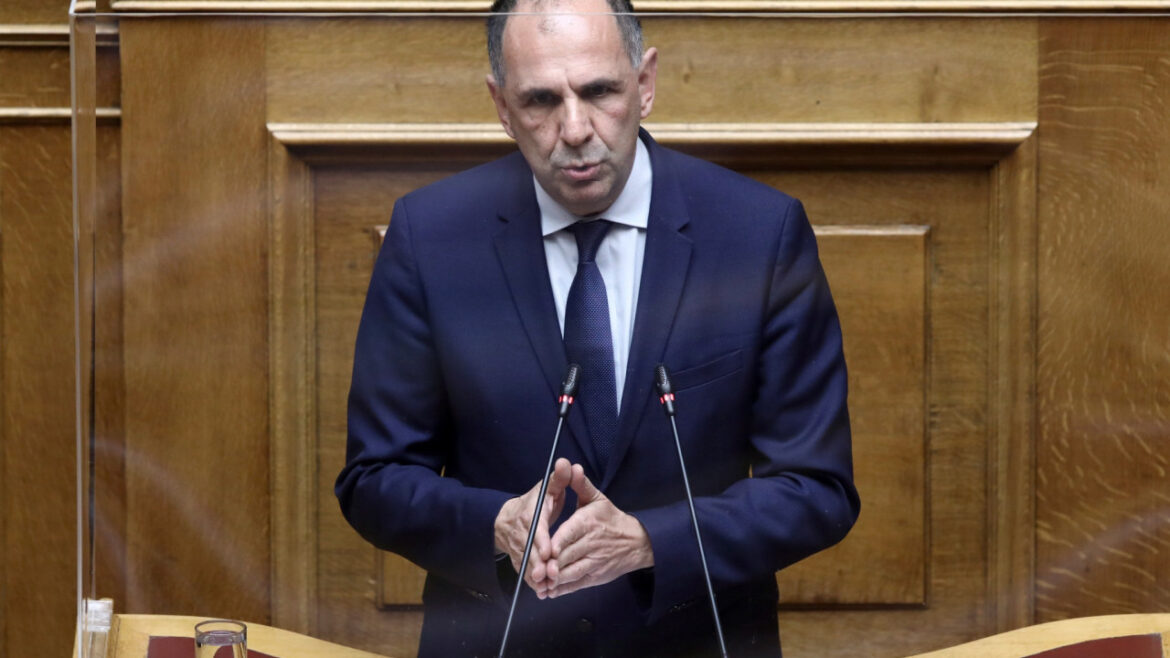 Τέμπη: Ο Γεραπετρίτης δημοσιοποίησε έγγραφα για το κέντρο τηλεδιοίκησης στη Λάρισα