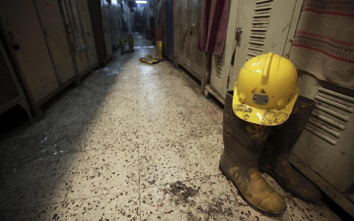 Σώθηκαν πάνω από 200 εργαζόμενοι σε ανθρακωρυχείο που γέμισε καπνό