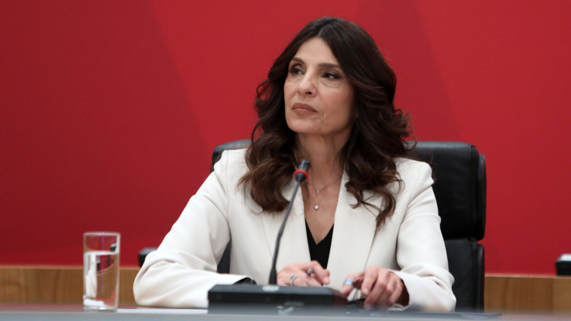 Τσαπανίδου για τράπεζα θεμάτων: Η κυβέρνηση της ΝΔ δεν φρόντισε να την θωρακίσει