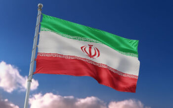 Το Ιράν ισχυρίζεται ότι δημιούργησε τον "Fattah" τον πρώτο υπερηχητικό πύραυλο 2