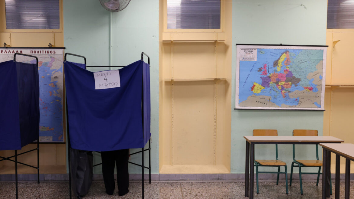 Δημοσκόπηση Metron Analysis: Προβάδισμα 18,3% της ΝΔ έναντι του ΣΥΡΙΖΑ