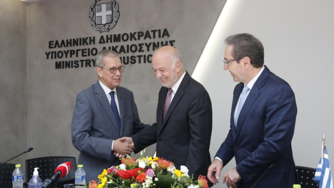 Φλωρίδης: Να βάλουμε ένα λιθαράκι για να γίνουν βήματα μπροστά