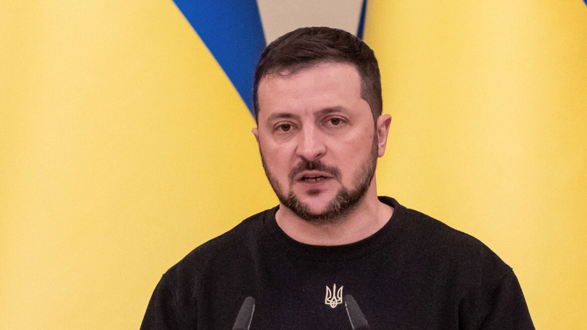 Υπέγραψε νόμο για την απαγόρευση εισαγωγής βιβλίων από τη Ρωσία