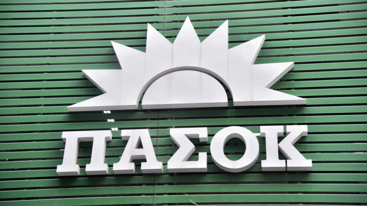 ΠΑΣΟΚ: Ο Νίκος Ανδρουλάκης ουδέποτε έχει συναντηθεί με αξιωματούχο της Huawei