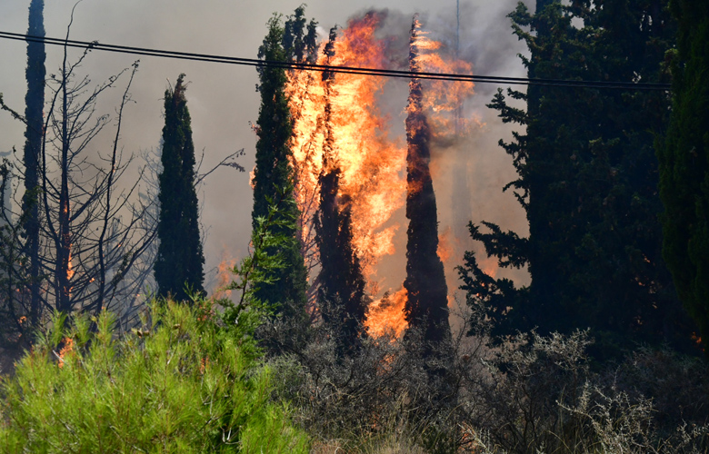 Μήνυμα του 112 για εκκένωση των περιοχών Καλαμάκι Ισθμίων και Παράδεισος – News.gr