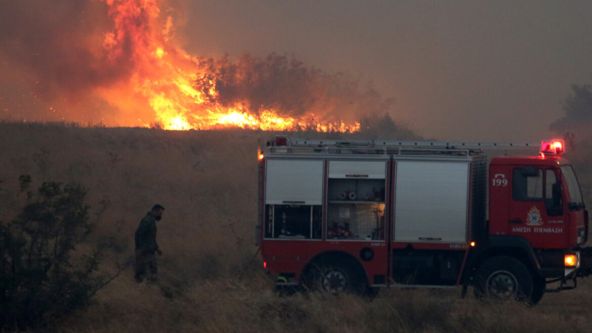 Κικίλιας για τις φωτιές:«Πρέπει όλοι μαζί να προστατεύσουμε τη χώρα μας»