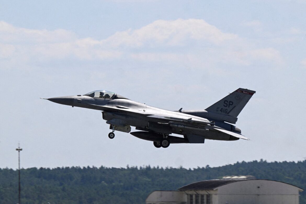 Δανία και Ολλανδία θα παραδώσουν F-16 στην Ουκρανία
