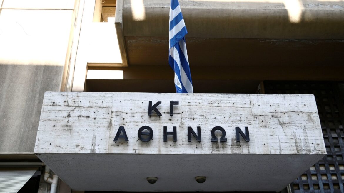 Οι ουρές από τα ξημερώματα, το σχόλιο της κυβέρνησης και οι αντιδράσεις ΣΥΡΙΖΑ και ΠΑΣΟΚ