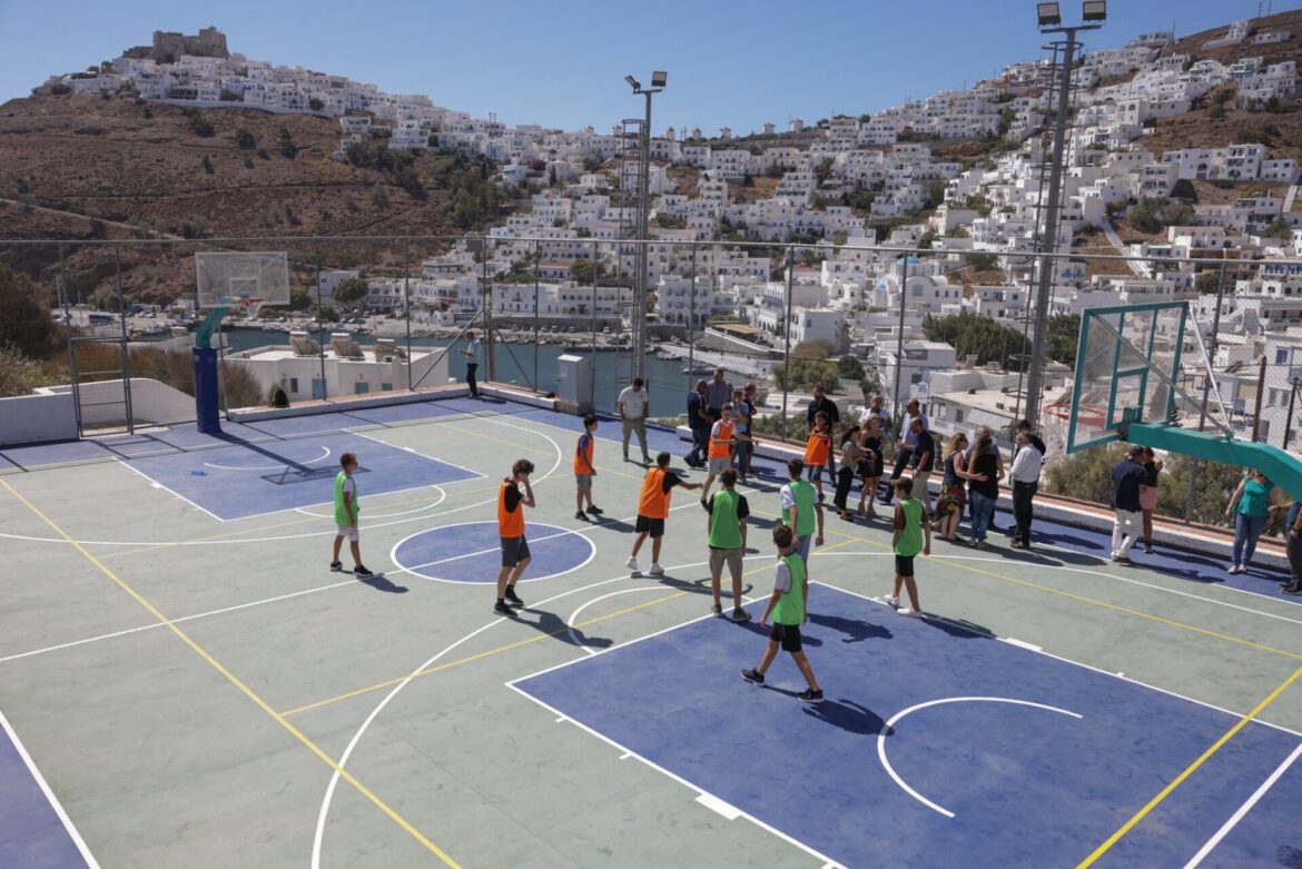 Ίδρυμα «Παύλος Γιαννακόπουλος»: Ολική ανάπλαση του γηπέδου μπάσκετ του Γυμνασίου-Λυκείου Αστυπάλαιας