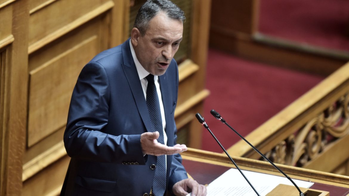 «Σπαρτιάτες»: Ο Στίγκας κατηγορεί τους βουλευτές για αντιποίηση της επωνυμίας του κόμματος