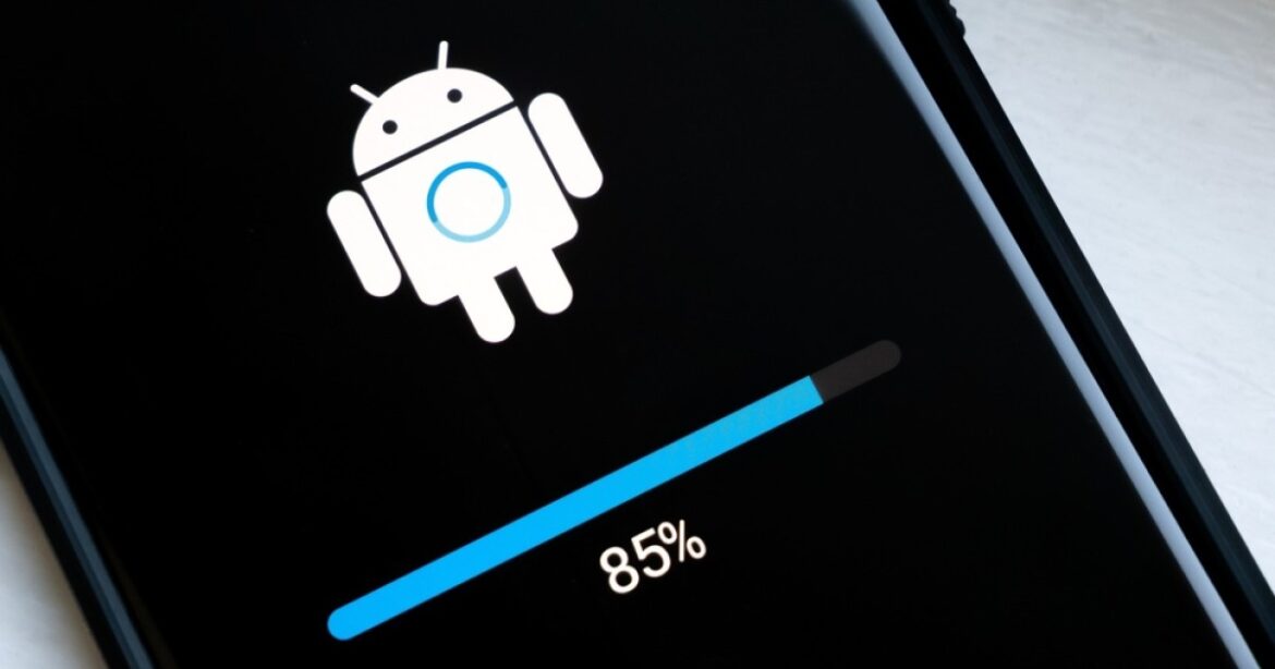 Ο CEO της Google εξηγεί γιατί κάποιες Android συσκευές δεν λαμβάνουν νέες εκδόσεις