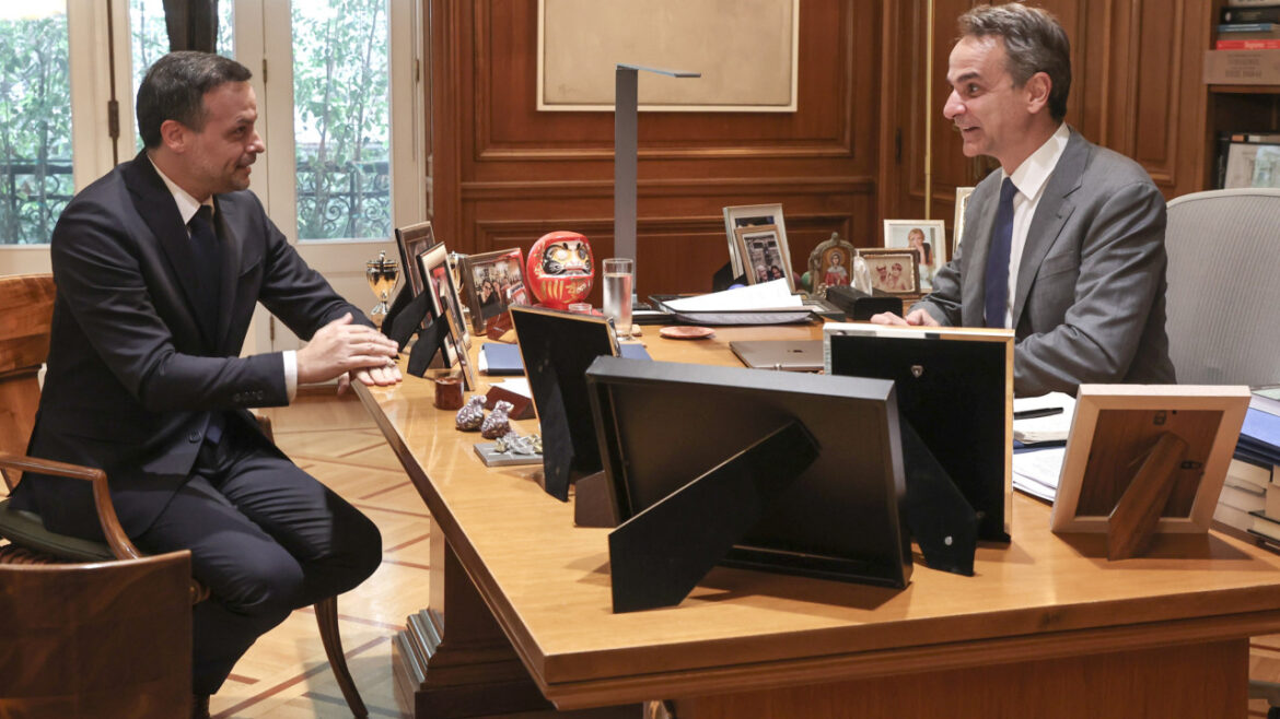 Συνάντηση του Κυριάκου Μητσοτάκης με τον εκλεγμένο Δήμαρχο Αθηναίων Χάρη Δούκα