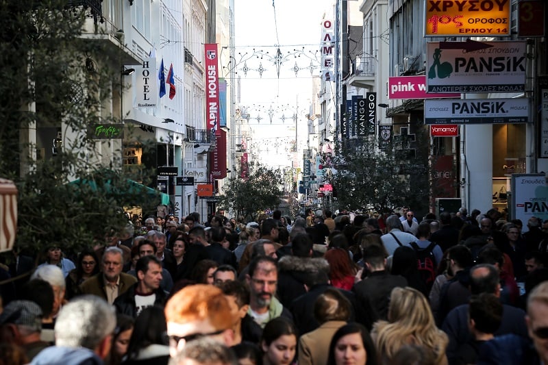 Το εορταστικό ωράριο των εμπορικών καταστημάτων σε Αθήνα και Πειραιά – News.gr