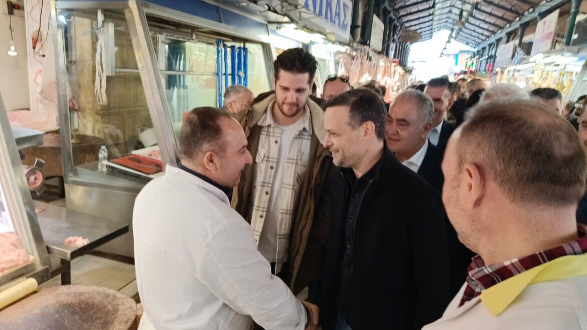 Επίσκεψη του Χάρη Δούκα στο εμπορικό τρίγωνο της Αθήνας και τη Βαρβάκειο Αγορά