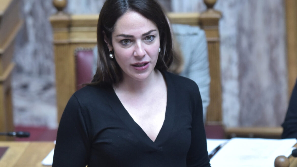 Η Δόμνα Μιχαηλίδου νέα υπουργός Εργασίας μετά τον ανασχηματισμό