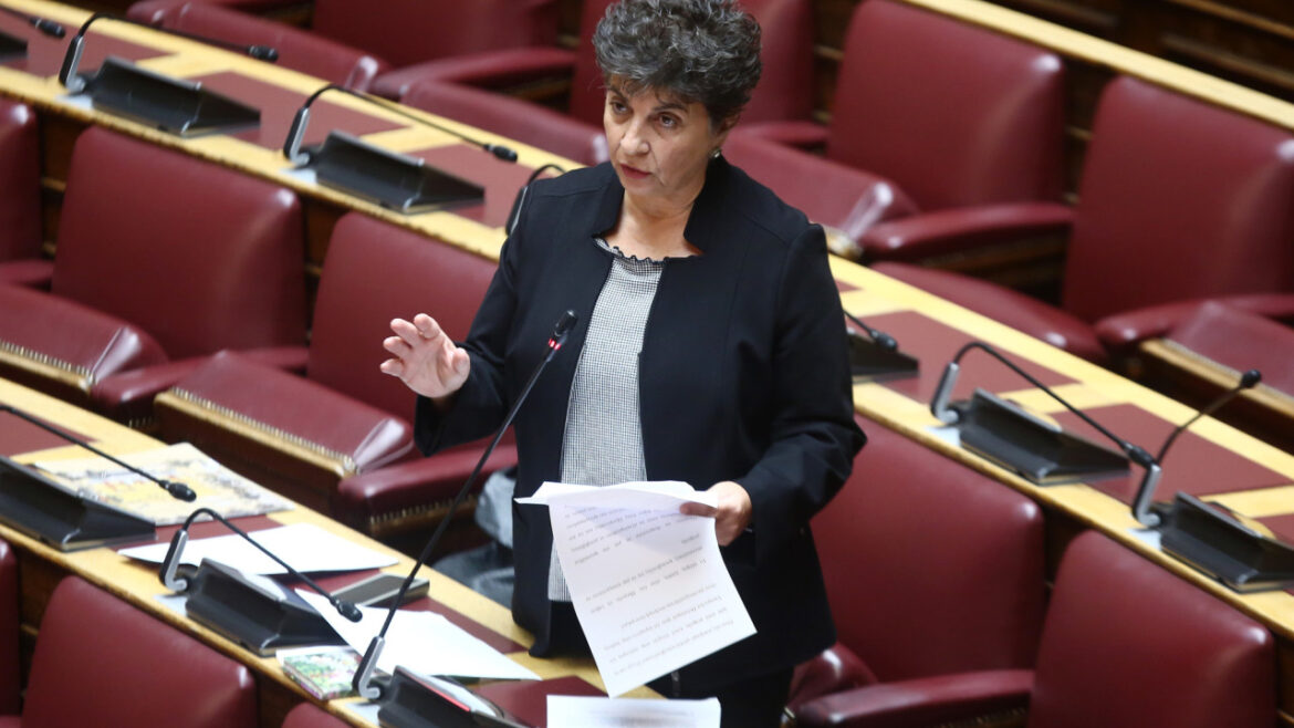 ΣΥΡΙΖΑ- Σπέτσες: «Δεν θα πάω… με πειράζει το καράβι», λέει η Μάλαμα