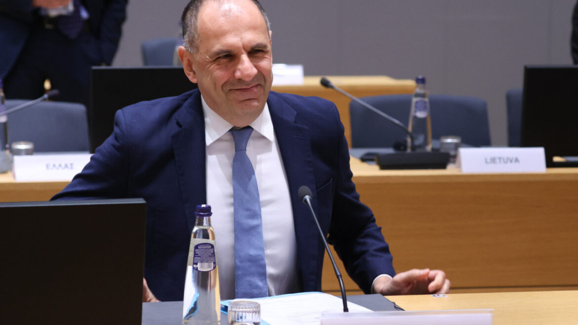 Γεραπετρίτης: Η Ελλάδα περιφερειακός πυλώνας σταθερότητας και ασφάλειας