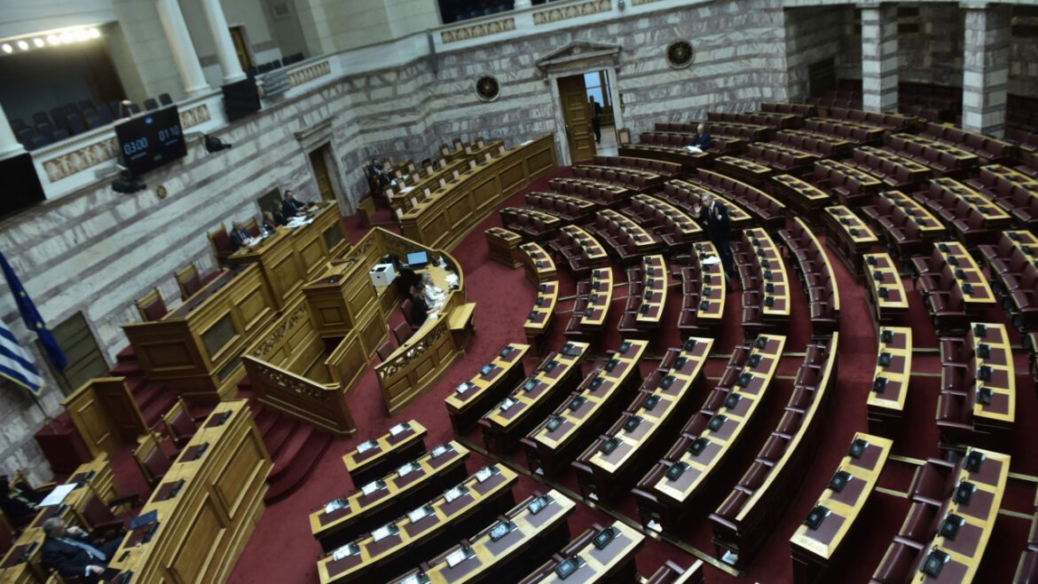 Ομόφυλα ζευγάρια – Νομοσχέδιο: Καταψηφίζουν Ελληνική Λύση, Σπαρτιάτες και Νίκη