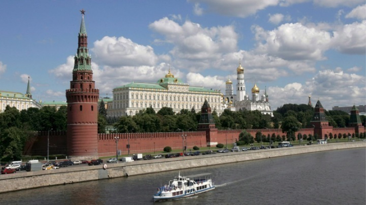 Ρωσία: Δικαστήριο συνέλαβε 23χρονη για προσβολή μνημείου Β’ Παγκοσμίου Πολέμου 1