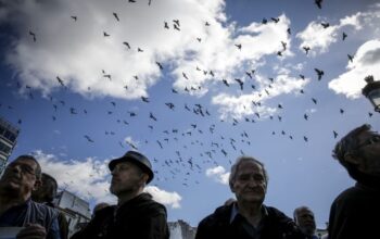 Νωρίτερα πληρώνονται στους συνταξιούχους λόγω 25ης Μαρτίου – News.gr 4