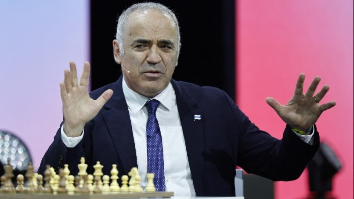 Ρωσία: Ο Γκάρι Κασπάροφ συμπεριλήφθη στον κατάλογο των «τρομοκρατών και εξτρεμιστών»