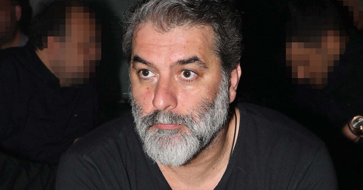 Ο Βασίλης Μπισμπίκης στην «Σπασμένη Φλέβα» του Γιάννη Οικονομίδη – Η φωτογραφία από τα γυρίσματα
